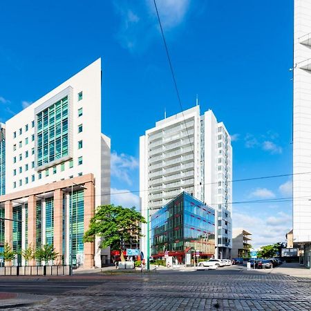 Apartamenty Benthos Towarowa Poznan Luaran gambar