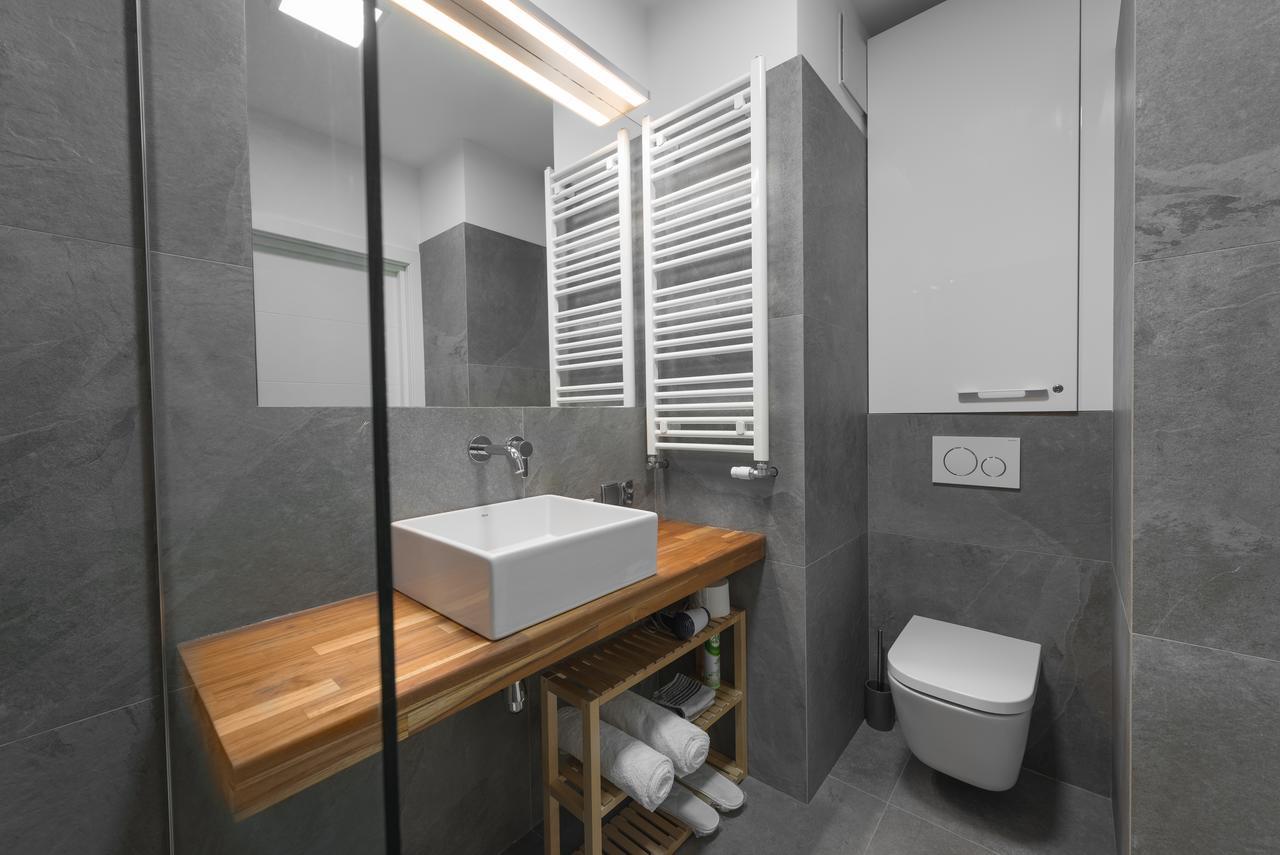 Apartamenty Benthos Towarowa Poznan Luaran gambar